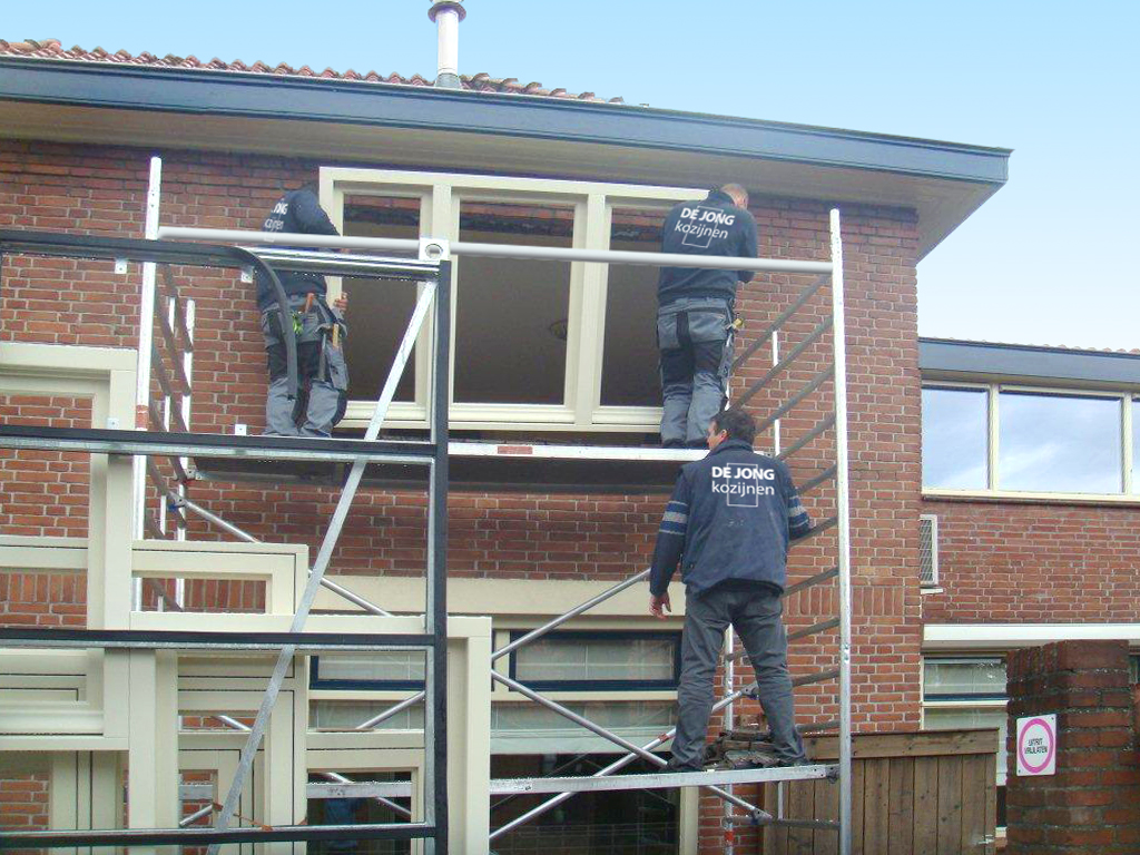 FOTO_DJK_MONTAGE_METBUIS